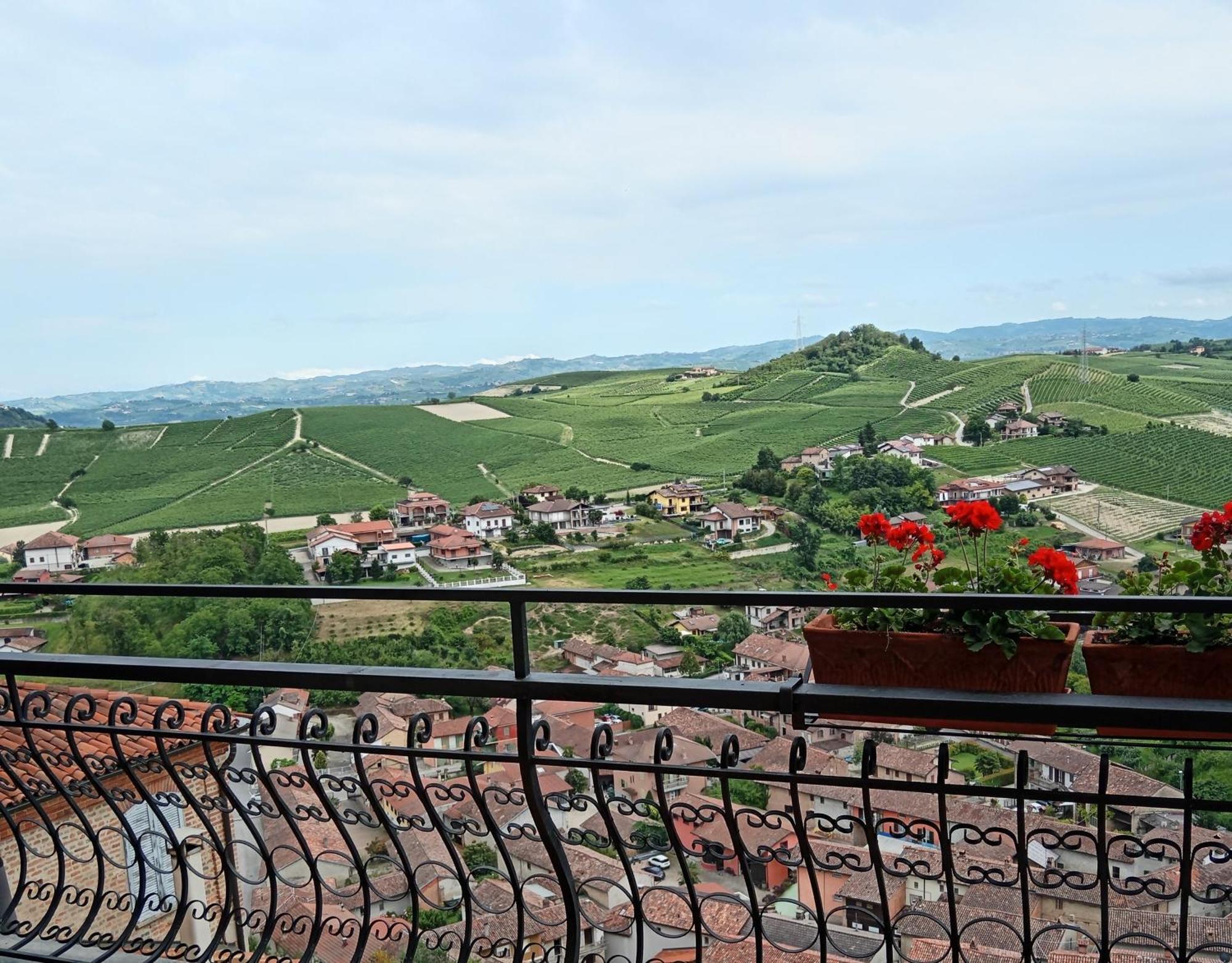 Teresa Al Belvedere Rooms&Holidayapartments Camere&Appartamenti Castellinaldo Zewnętrze zdjęcie